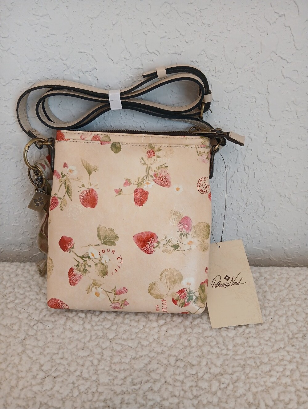 Patricia Nash Renee Crossbody In Parchment Strawberry NWT